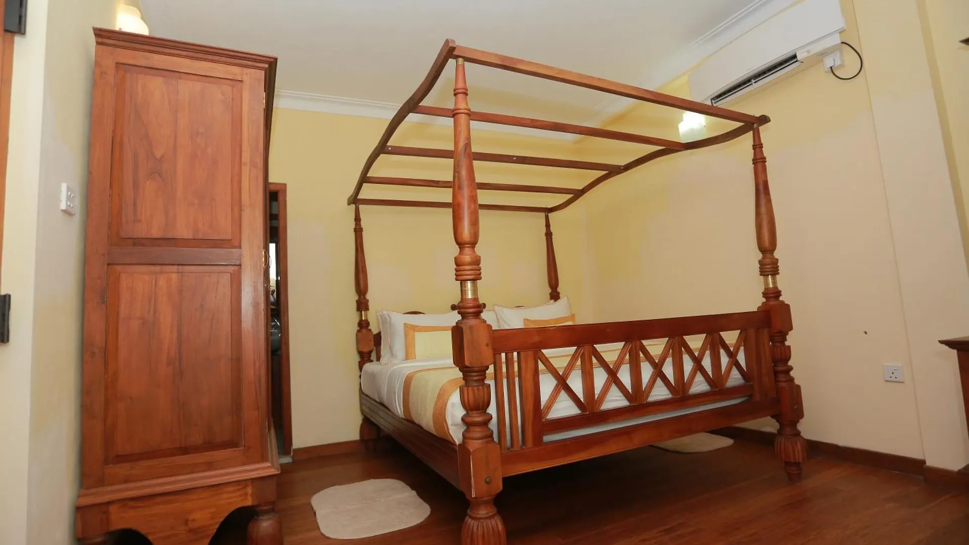 Otel Heaven Palace Kandy