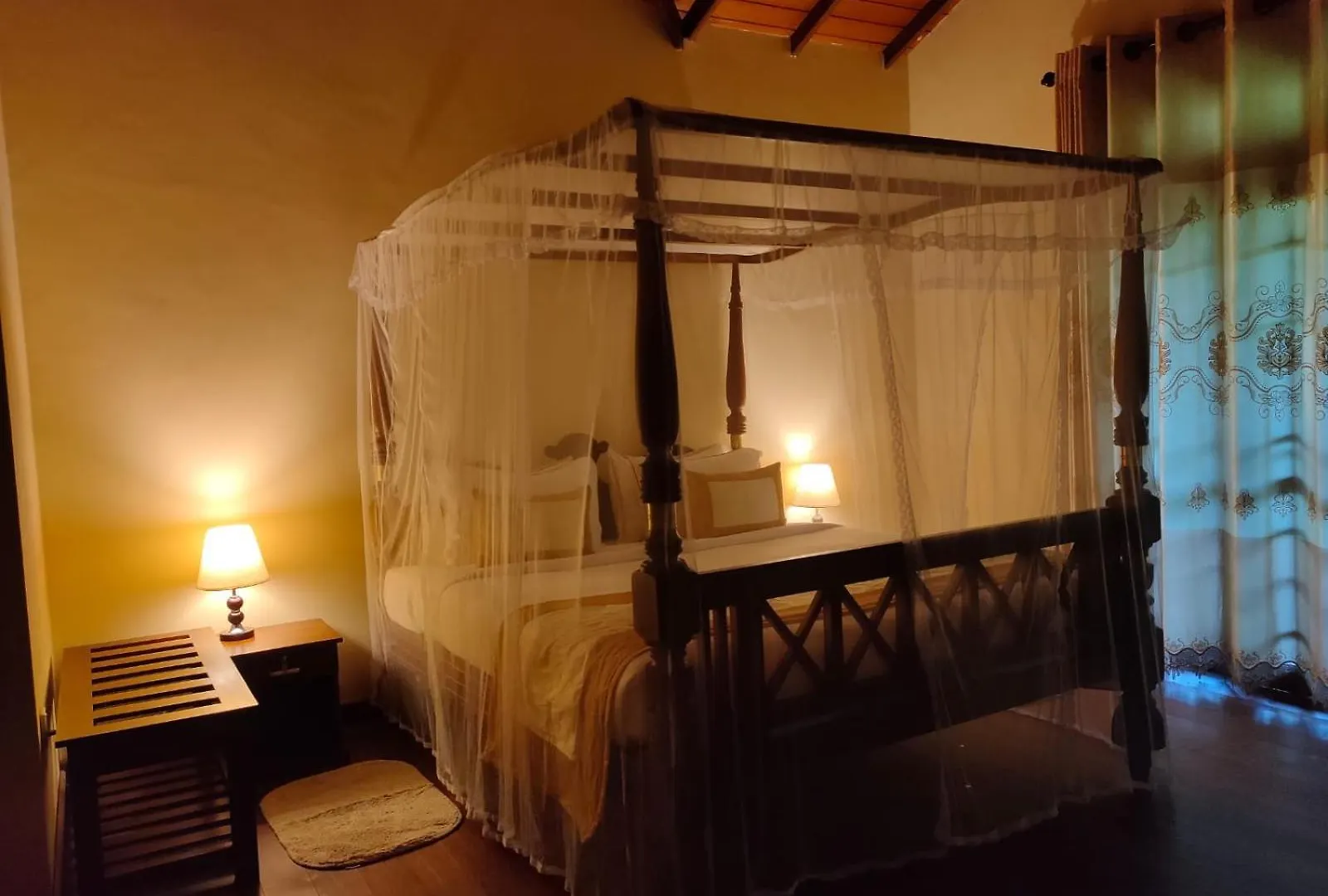 ** Otel Heaven Palace Kandy Sri Lanka